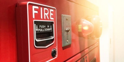 O que diz a NBR 17240 sobre alarme de incêndio?