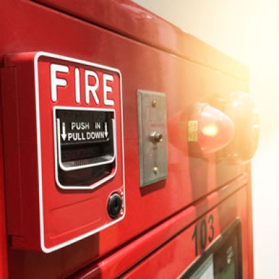 O que diz a NBR 17240 sobre alarme de incêndio?
